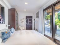 Villa for sale in Las Brisas, Nueva Andalucia
