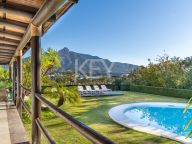 Villa for sale in Las Brisas, Nueva Andalucia