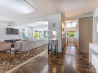 Villa for sale in Las Brisas, Nueva Andalucia