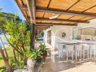 Villa for sale in Las Brisas, Nueva Andalucia