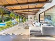 Villa for sale in Las Brisas, Nueva Andalucia