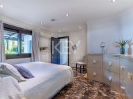 Villa for sale in Las Brisas, Nueva Andalucia