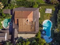 Villa for sale in Las Brisas, Nueva Andalucia
