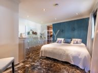 Villa for sale in Las Brisas, Nueva Andalucia