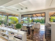 Villa for sale in Las Brisas, Nueva Andalucia