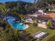 Villa for sale in Las Brisas, Nueva Andalucia