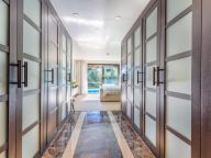 Villa for sale in Las Brisas, Nueva Andalucia