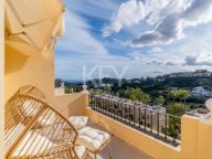 Duplex Penthouse for sale in La Quinta, Benahavis