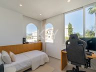 Duplex Penthouse for sale in La Quinta, Benahavis