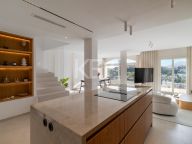 Duplex Penthouse for sale in La Quinta, Benahavis