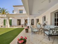 Villa en venta en Los Monteros, Marbella Este
