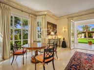 Villa en venta en Los Monteros, Marbella Este