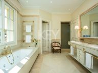 Вилла на продажу в Los Monteros, Восточная Марбелья