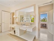 Villa en venta en Los Monteros, Marbella Este