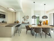 Villa en venta en El Rosario, Marbella Este
