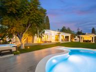 Villa en venta en El Rosario, Marbella Este