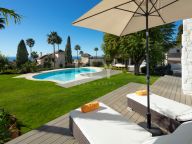 Villa en venta en El Rosario, Marbella Este