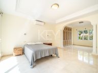 Villa for sale in Paraiso Barronal, Estepona