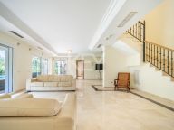Villa for sale in Paraiso Barronal, Estepona