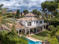 Villa for sale in Paraiso Barronal, Estepona