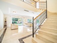 Villa for sale in Paraiso Barronal, Estepona