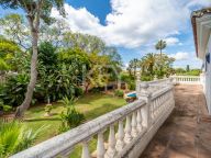 Villa for sale in Paraiso Barronal, Estepona