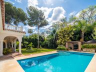 Villa for sale in Paraiso Barronal, Estepona