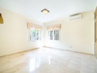 Villa for sale in Paraiso Barronal, Estepona