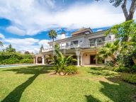 Villa for sale in Paraiso Barronal, Estepona