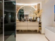 Apartment for sale in Los Monteros Palm Beach, Marbella East