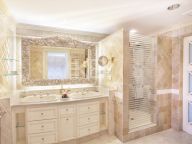 Penthouse for sale in Kempinski, Estepona