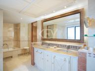 Penthouse for sale in Kempinski, Estepona