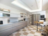 Penthouse for sale in Kempinski, Estepona