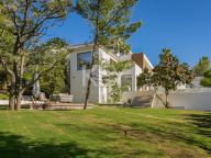 Villa en venta en El Rosario, Marbella Este