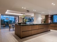 Villa en venta en El Rosario, Marbella Este