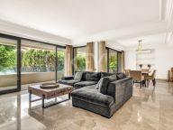 Apartment for sale in Los Monteros, Marbella East
