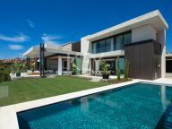 Villa for sale in La Quinta, Benahavis