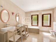 Villa for sale in Guadalmina Baja, San Pedro de Alcantara