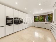 Villa for sale in Guadalmina Baja, San Pedro de Alcantara