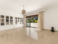 Villa for sale in Guadalmina Baja, San Pedro de Alcantara