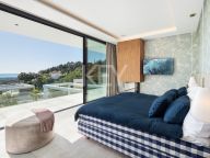 Villa for sale in El Madroñal, Benahavis