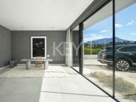 Villa for sale in El Madroñal, Benahavis