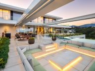 Villa for sale in El Madroñal, Benahavis
