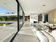 Villa for sale in El Madroñal, Benahavis