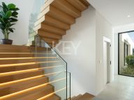 Villa for sale in El Madroñal, Benahavis