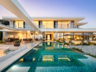 Villa for sale in El Madroñal, Benahavis