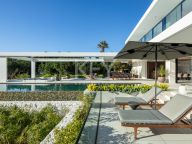 Villa for sale in El Madroñal, Benahavis