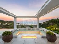 Villa for sale in El Madroñal, Benahavis