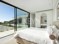 Villa for sale in El Madroñal, Benahavis