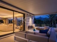 Villa for sale in Las Brisas, Nueva Andalucia